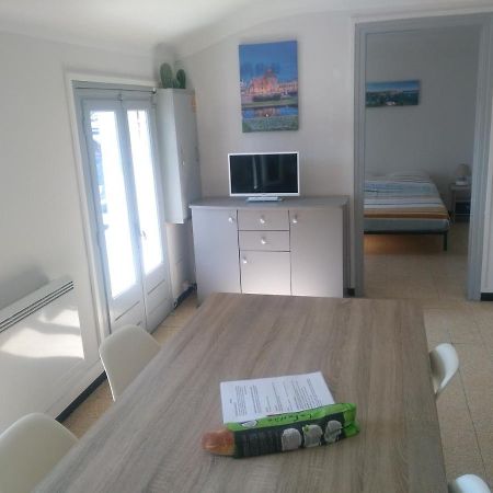 Appartement 62 M2 1Er Etage Avec Jardin Au Rdc Saint-Genis-des-Fontaines Екстер'єр фото